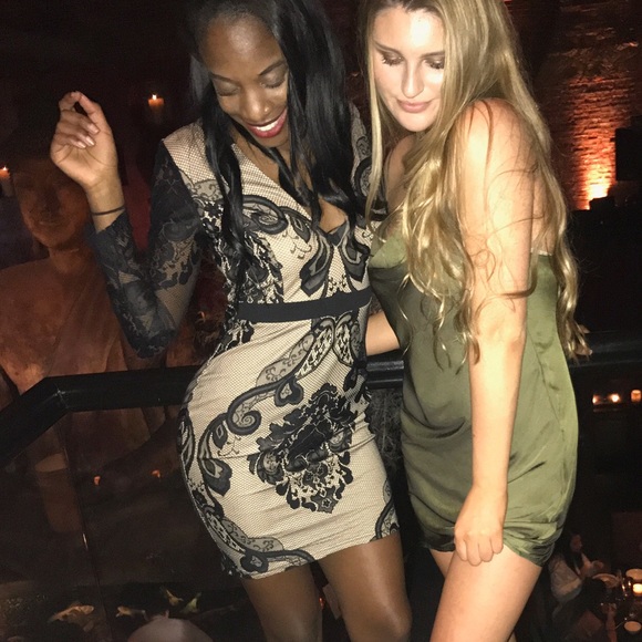 LACE BODYCON DRESS - Picture 2 of 6